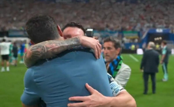 Se supo qué le dijo Messi a Scaloni al oído tras el histórico triunfo ante Inglaterra