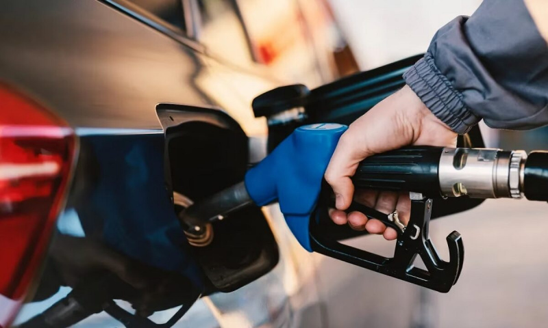 La venta de combustibles volvió a caer en agosto