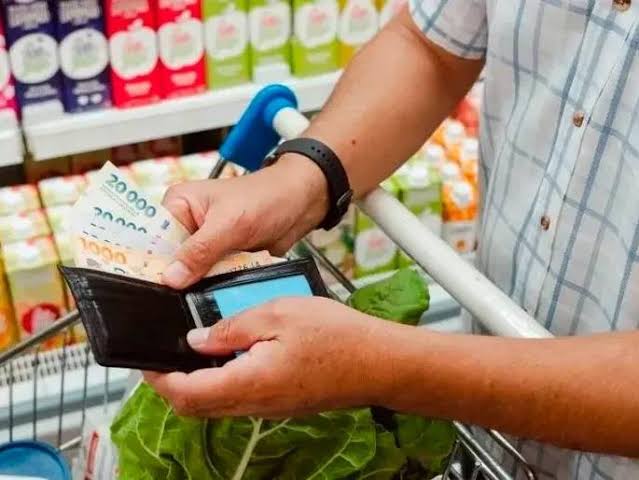 Una familia tipo necesitó más de $1,6 millones para no ser pobre