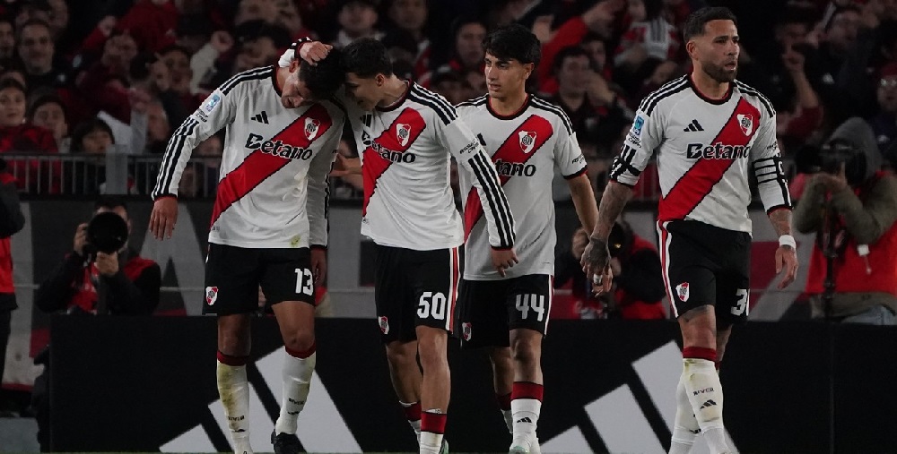 River sumó un triunfo vital ante Racing y se acomoda en los playoffs