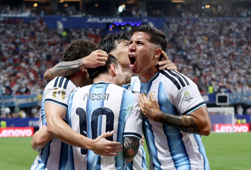 El regalo de los jugadores de la Selección para Messi antes de su despedida